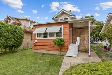 Exterior - 918 Mapleton Ave, Oak Park, IL 60302 photo 3 of 5