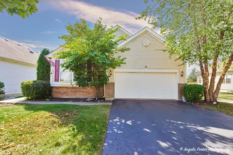 94 Netherlands Dr, Antioch, IL 60002
