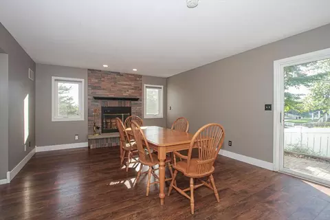 Dining - 2 Acorn Ln, Oakwood Hills, IL 60013 photo 1 of 1