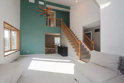 Living - 2 Acorn Ln, Oakwood Hills, IL 60013 photo 2 of 7
