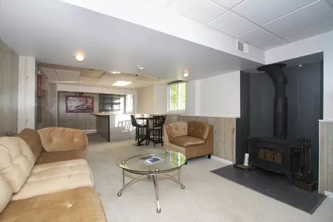 Living - 2 Acorn Ln, Oakwood Hills, IL 60013 photo 6 of 7