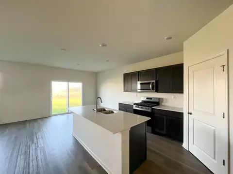 Kitchen - 1906 Legacy Pointe Blvd, Plainfield, IL 60586 photo 2 of 5