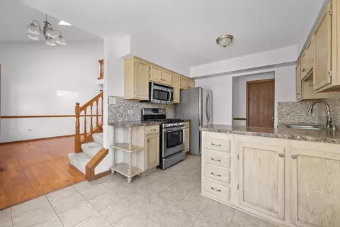Kitchen - 3489 Willowview Ct, Aurora, IL 60504 photo 1 of 3