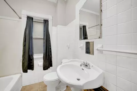 Bath - 401 Hill St, Mazon, IL 60444 photo 1 of 2