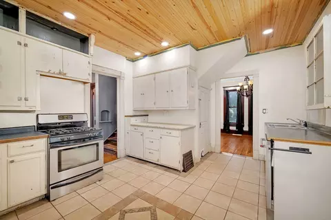 Kitchen - 401 Hill St, Mazon, IL 60444 photo 2 of 5