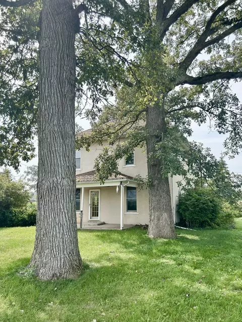 1129 N 2200 East Rd, Milford, IL 60953