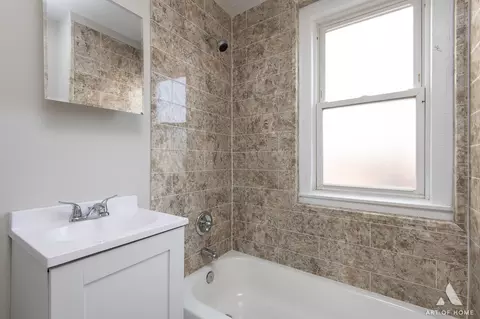 Bath - 7236 W 63rd Pl, Summit, IL 60501 photo 2 of 3