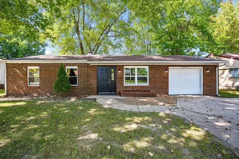 204 Randolph Dr, Centralia, IL 62801