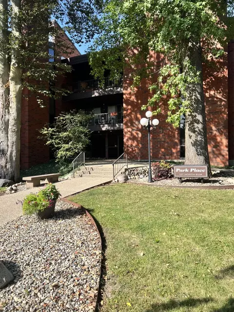 107 N Elm St #103, Champaign, IL 61820
