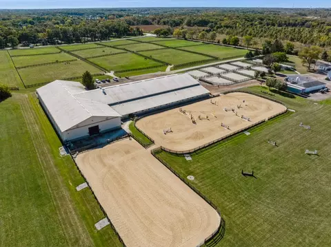 31668 River Rd, Libertyville, IL 60048