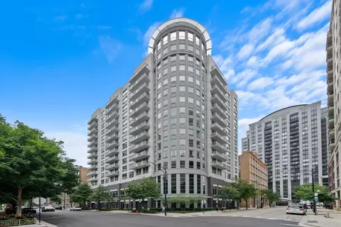 421 W Huron St #1508, Chicago, IL 60654