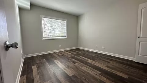 Bedroom - 5408 Chateau Dr #5, Rolling Meadows, IL 60008 photo 3 of 4