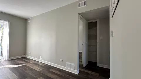 Other - 5408 Chateau Dr #5, Rolling Meadows, IL 60008 photo 4 of 9