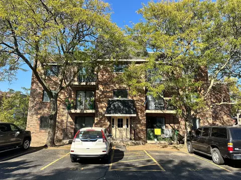 5408 Chateau Dr #5, Rolling Meadows, IL 60008
