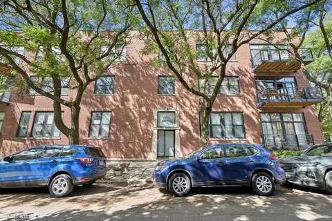 1670 N Claremont Ave #303, Chicago, IL 60647
