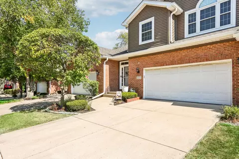14559 Club Circle Dr, Oak Forest, IL 60452