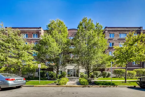 435 Alles St #401, Des Plaines, IL 60016