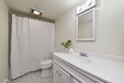Bath - 238 E Bailey Rd #G, Naperville, IL 60565 photo 1 of 3