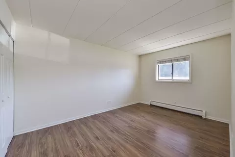 Bedroom - 238 E Bailey Rd #G, Naperville, IL 60565 photo 1 of 1