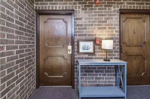Entry Way - 238 E Bailey Rd #G, Naperville, IL 60565 photo 1 of 1