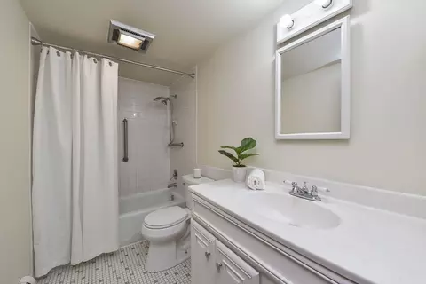 Bath - 238 E Bailey Rd #G, Naperville, IL 60565 photo 2 of 3