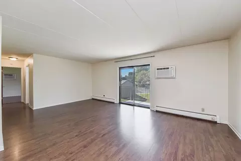 Living - 238 E Bailey Rd #G, Naperville, IL 60565 photo 2 of 4