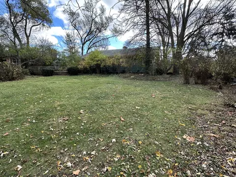11523 79th St, Burr Ridge, IL 60527 photo 2