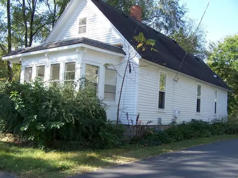 208 N Taylor St, Marengo, IL 60152