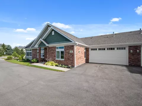 47 Briden Ln #47, Sycamore, IL 60178