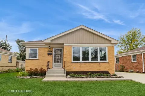 2122 Boeger Ave, Westchester, IL 60154