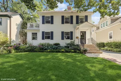 221 E Scranton Ave, Lake Bluff, IL 60044