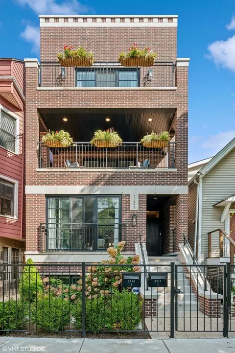 3243 N Lakewood Ave #2, Chicago, IL 60657