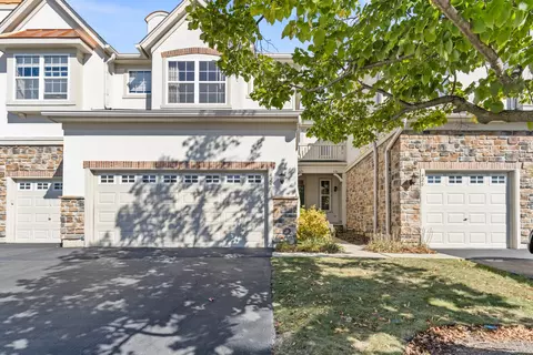 424 Bay Tree Cir, Vernon Hills, IL 60061