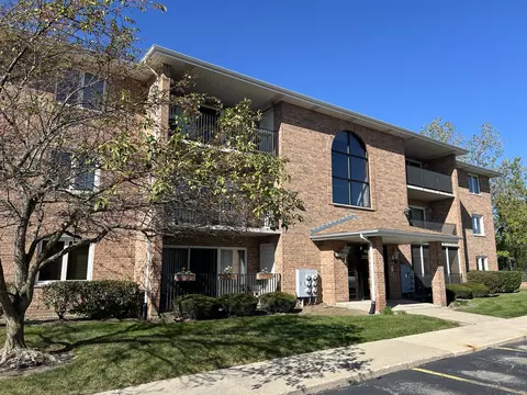 5620 158th St #206, Oak Forest, IL 60452