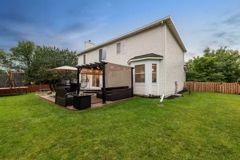 327 Berkeley Dr, Bolingbrook, IL 60440 photo 8