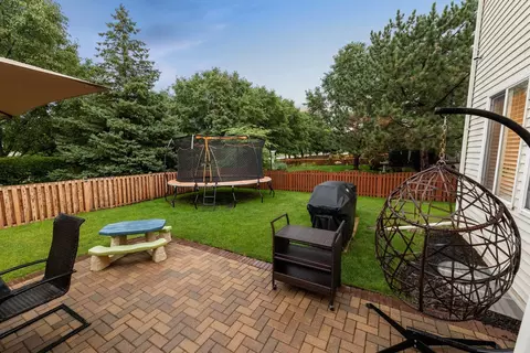 327 Berkeley Dr, Bolingbrook, IL 60440 photo 4