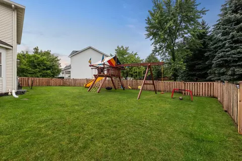 327 Berkeley Dr, Bolingbrook, IL 60440 photo 7