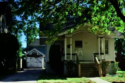 219 9th Ave, La Grange, IL 60525