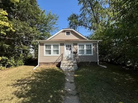 3038 10th St, Rockford, IL 61109