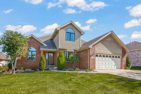 505 Senon Dr, Lemont, IL 60439