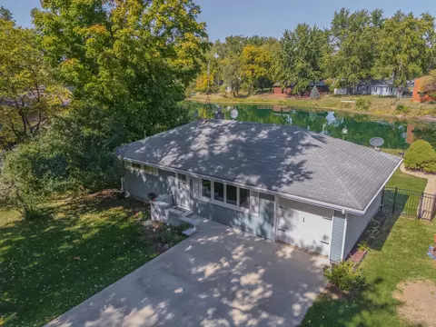 17452 Walden Rd, Hudson, IL 61748