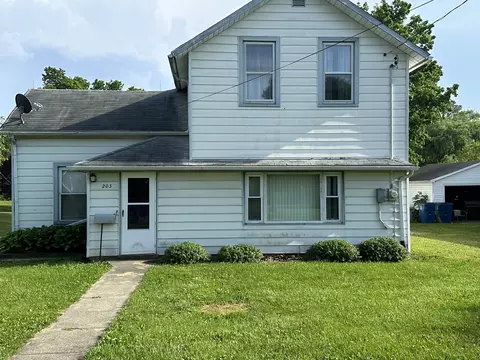 203 W Lincoln Ave, Iroquois, IL 60945