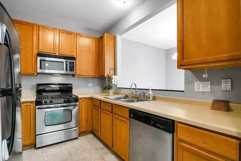 1051 Clover Dr, Minooka, IL 60447 photo 9