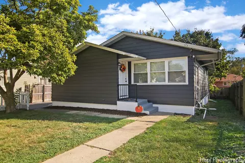1021 Indiana Ave, Waukegan, IL 60085
