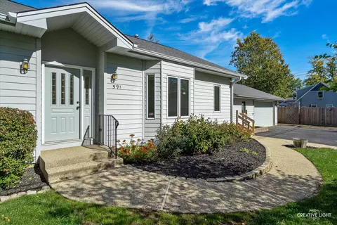 3 S591 Virginia Ave, Warrenville, IL 60555