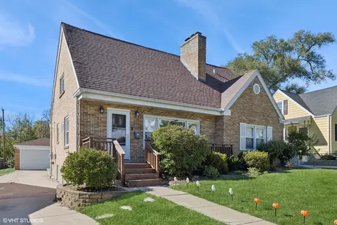 878 S Poplar Ave, Elmhurst, IL 60126