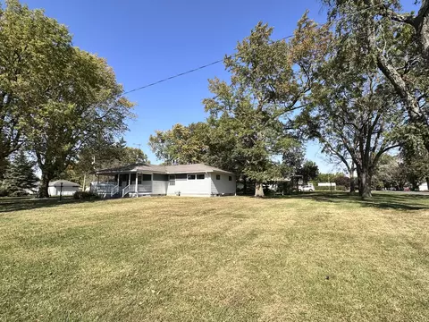 209 E Newton St, Mansfield, IL 61854