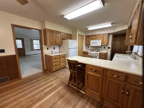 Kitchen - 209 E Newton St, Mansfield, IL 61854 photo 2 of 2