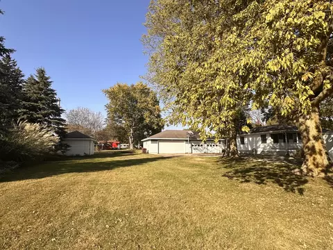 Exterior - 209 E Newton St, Mansfield, IL 61854 photo 9 of 11