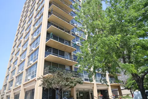 6730 S South Shore Dr #801, Chicago, IL 60649